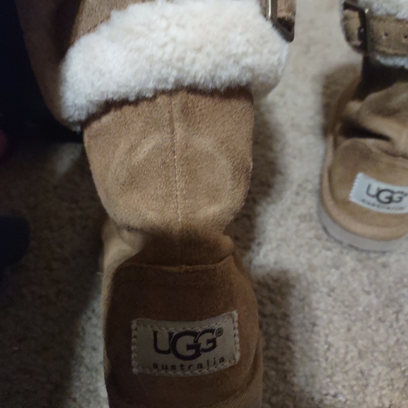 UGG Australia 11c Aleyah Sheepskin Suede Boots - Picture 4 of 10